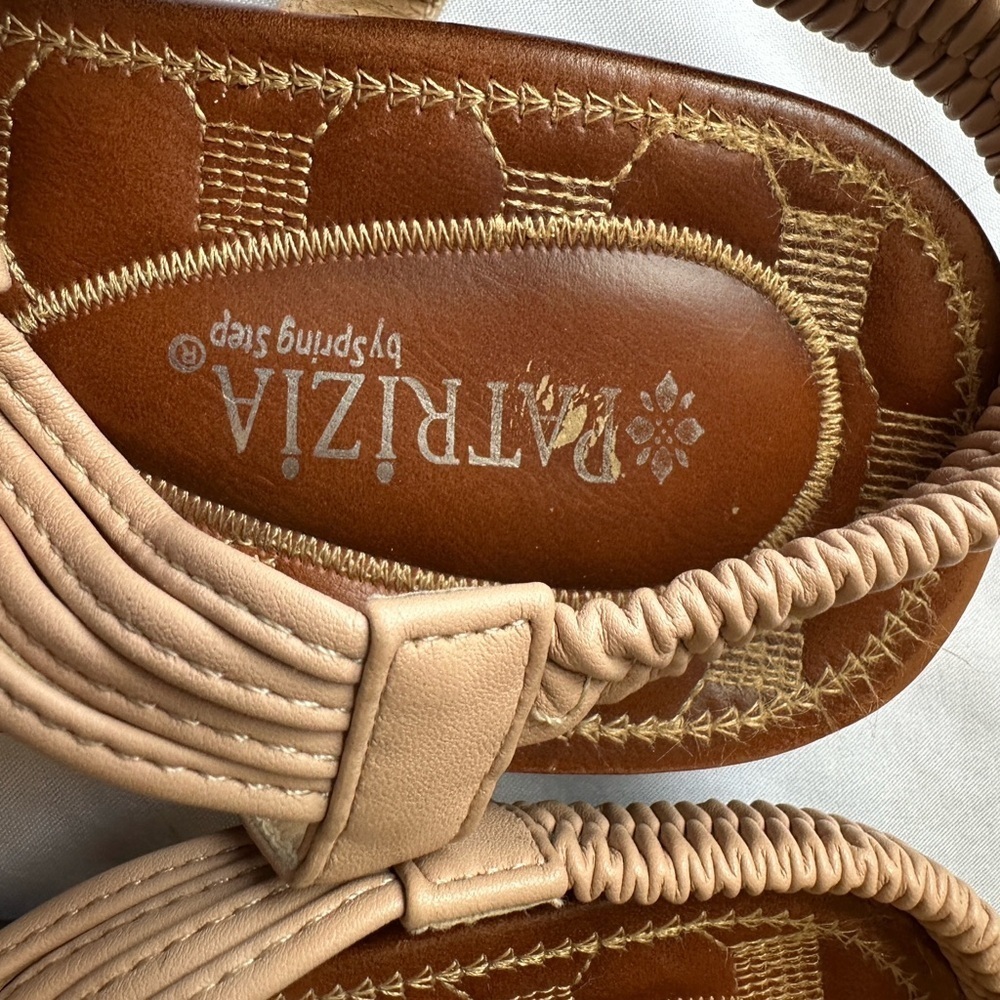 Patrizia Vegan Leather Tan Floral Women's Sandals Size 40 (US 9) - Picture 5 of 8